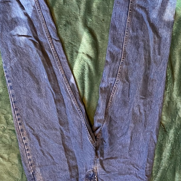 Distressed jeans - Picture 2 of 3